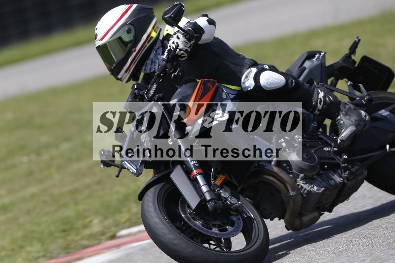 /27 12.06.2025 Ducati Schweiz Trackday Warmup  ADR/gruen-vert/29